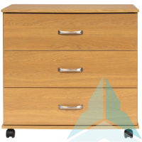 Argyle 3 Drawer Chest in Medium Oak